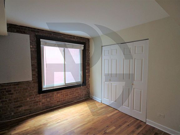 3rd image of 1220 Lasalle St #4EAST