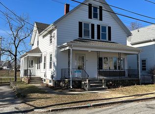16 Williams St, Woonsocket, RI 02895