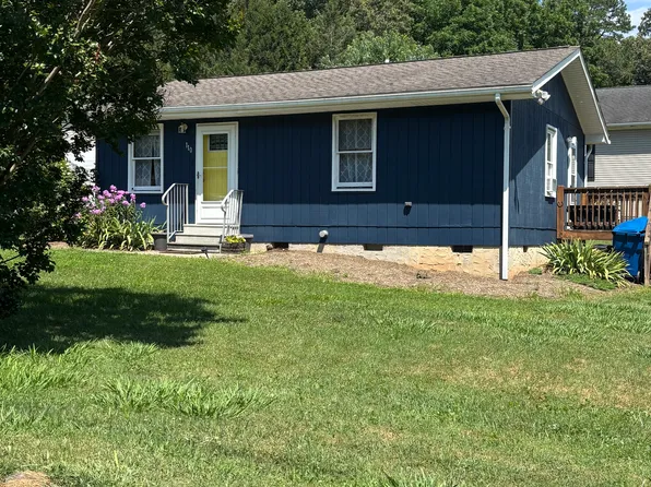 110 Lake View St, Clyde, NC 28721