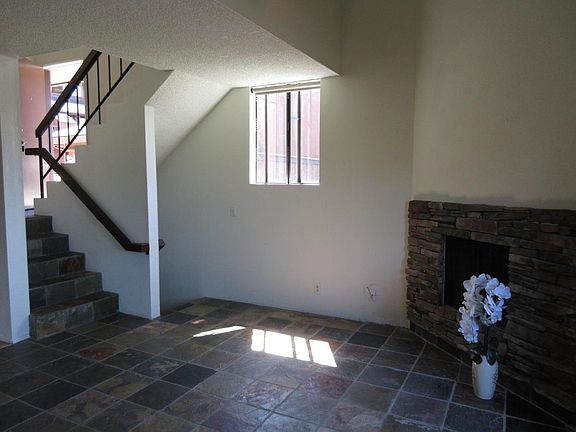 3rd image of 1050 Vista Del Pueblo APT 28