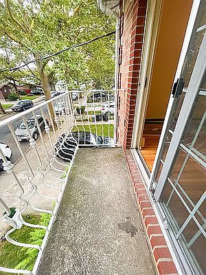 4th image of 1320 E 55th St #2