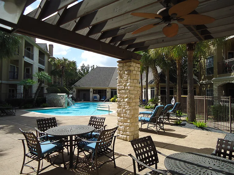 2921 Briarpark Dr — Photo 38