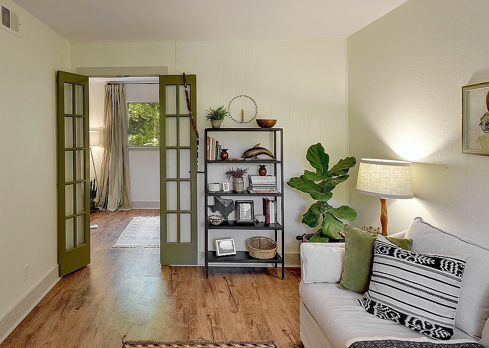 1st image of 5623 Woodrow Ave APT 8