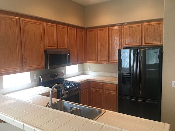 5th image of 4554 Mount Bachelor Dr