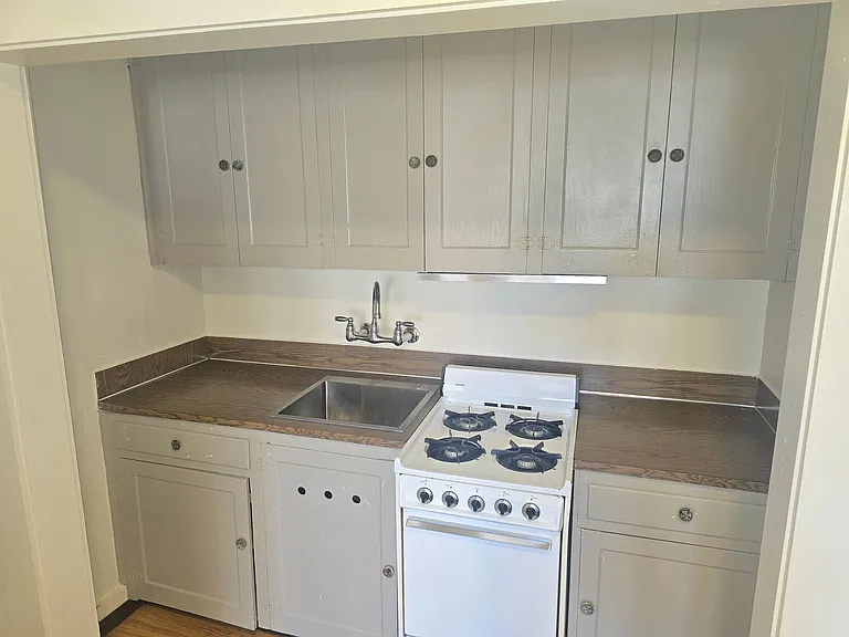 734 Broadway St #1-15 — Photo 8