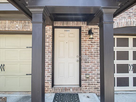 4th image of 2809 Hillside Way