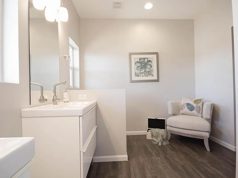 1728 E Ocotillo Rd — Photo 9