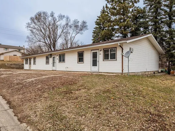 402-406 8th Ave W, Lisbon, ND 58054