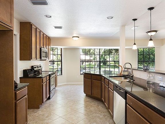 4th image of 1300 Serena Dr