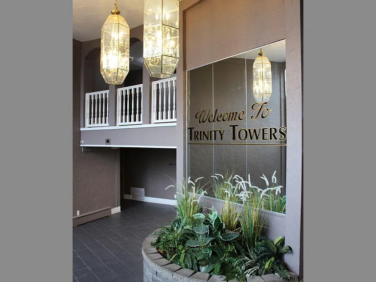 Trinity Towers — Photo 15