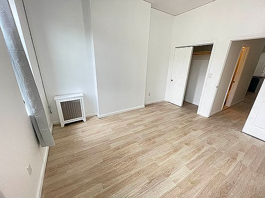 2nd image of 237 Stanhope St APT 3L