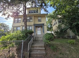67 Parkview Ter, Newark, NJ 07112