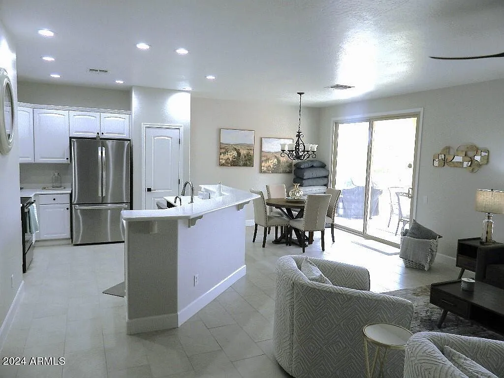 2 bed, 1351 sqft, $4,500 — Photo 3