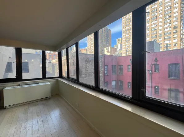 159 East 30th Street image 6 of 14