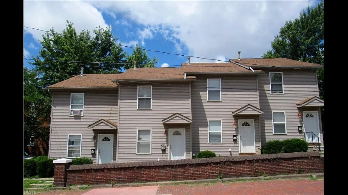 642 East Buchtel Avenue — Photo 1