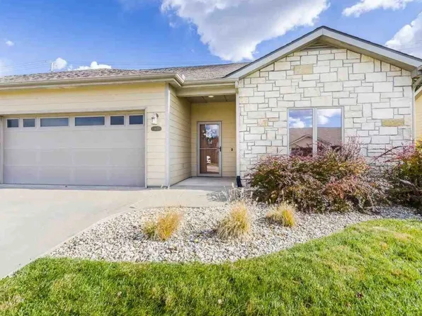 813 Newfoundland Dr, Manhattan, KS 66503