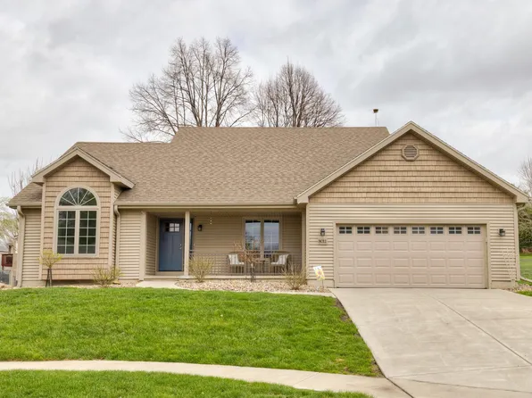 8011 Sheridan Dr, Urbandale, IA 50322
