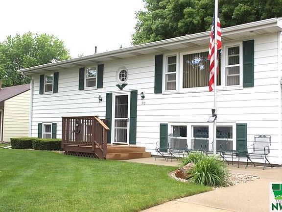 2nd image of 912 Emerald Dr