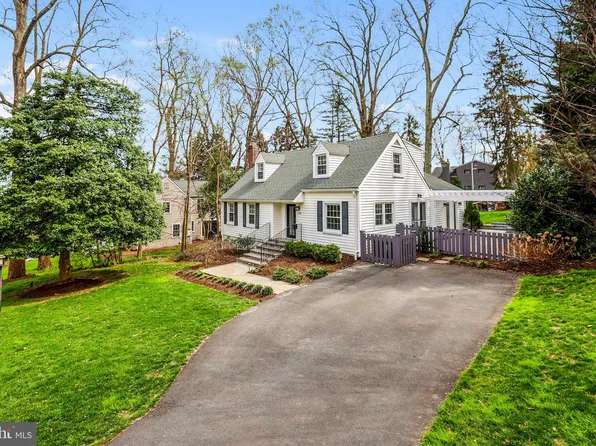1309 Gibson Pl, Falls Church, VA 22046