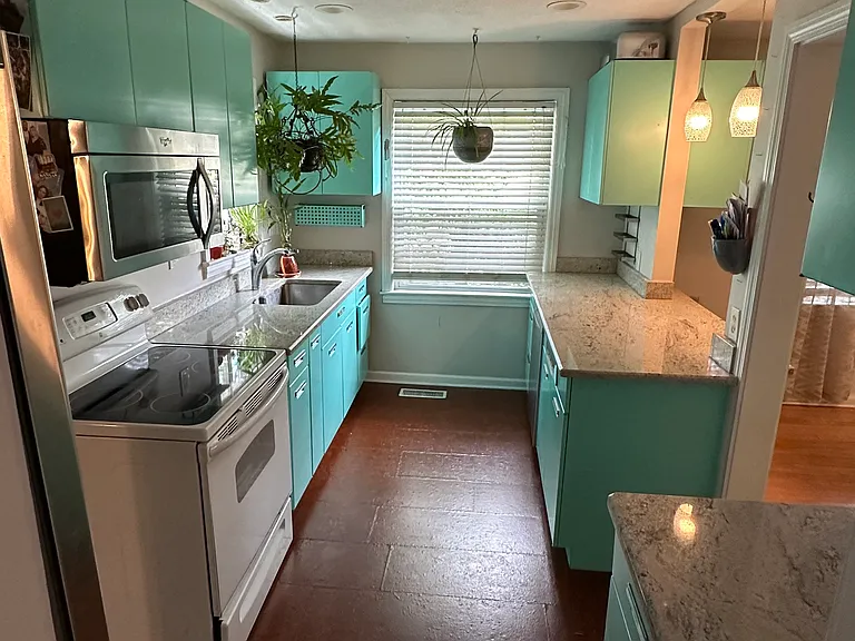 1712 Marsden Ave — Photo 17