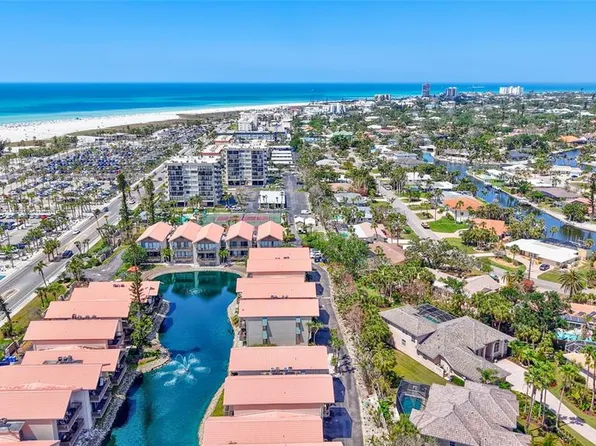 1113 Lake House Cir #C-110, Sarasota, FL 34242