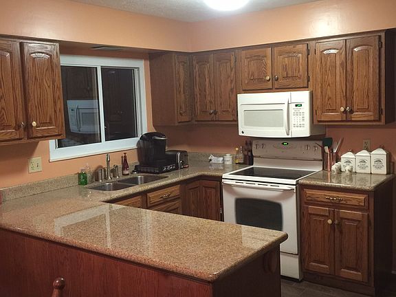 4th image of 15968 Wedgewood Ln