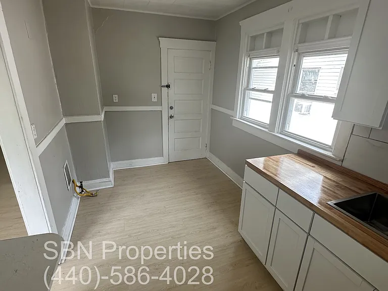 2067 W 101st St #2 — Photo 2