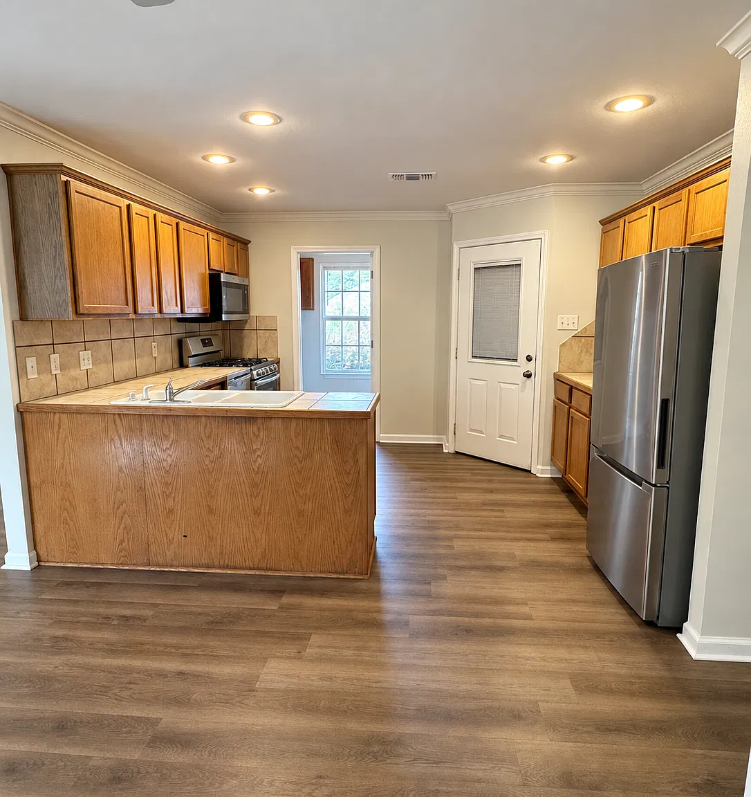 3 bed, 1400 sqft, $1,675 — Photo 4