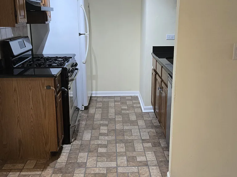 1415 N Sterling Ave #202 — Photo 6