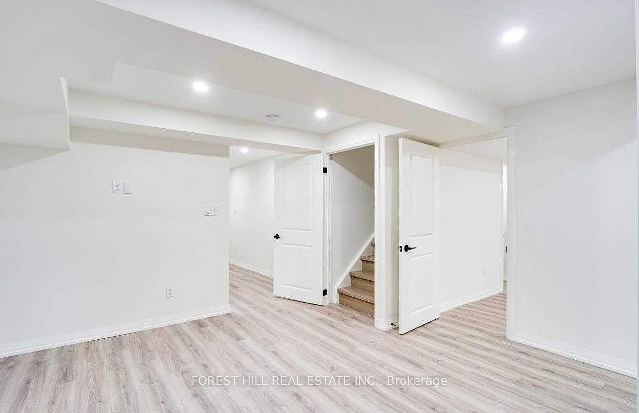 2 bed, $1,900 — Photo 2