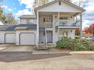 526 Village Dr, Central Pt, OR