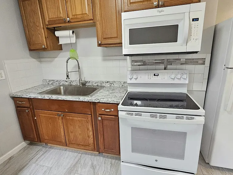 8673 Artesian St — Photo 11