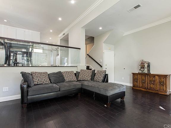 3rd image of 4910 1/2 McConnell Ave
