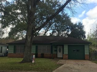 1420 Lawrence St, Rosenberg, TX 77471