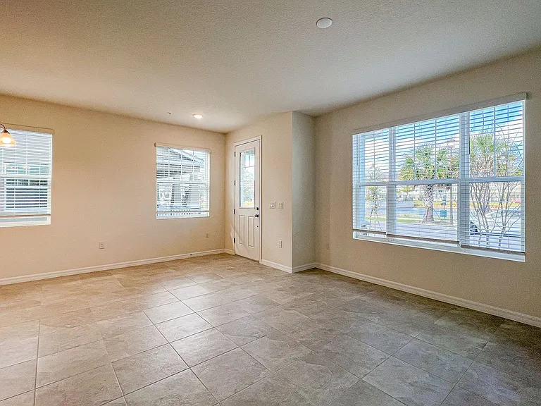 10227 Highline Crest St — Photo 13