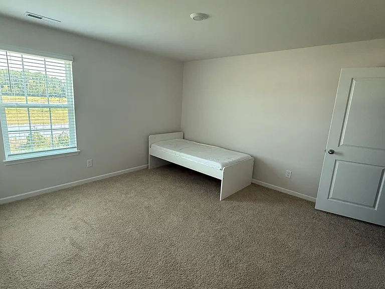1616 Stonebriar Dr — Photo 5