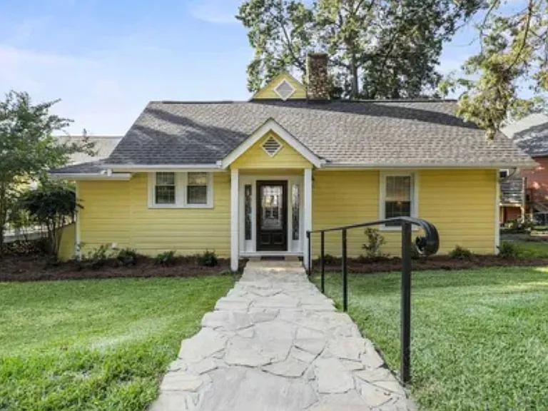 321 Cove View Ct — Photo 2
