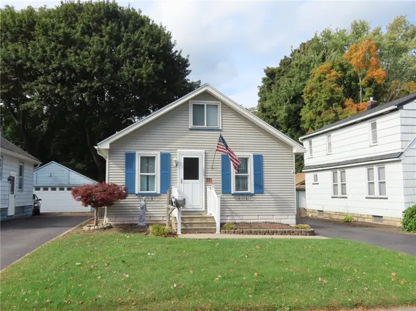 1001 Bennington Dr, Rochester, NY 14616