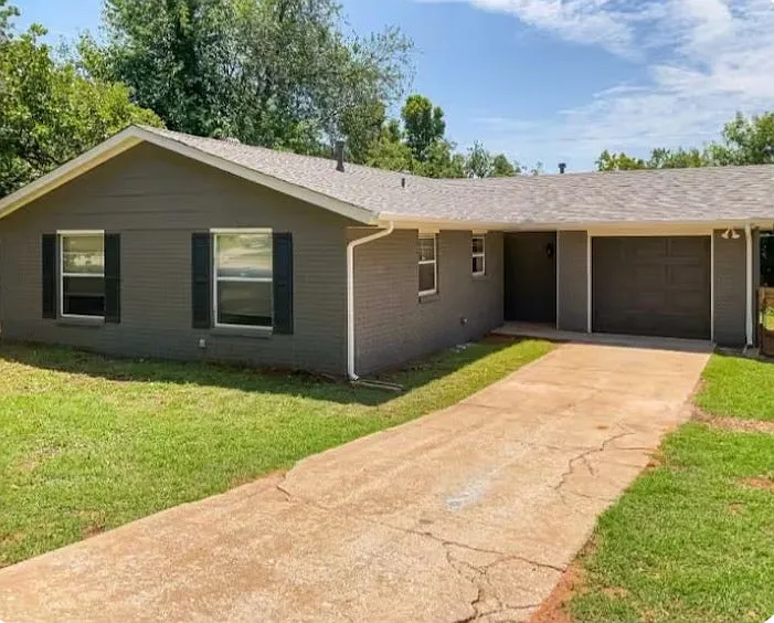 2916 Kathy Ln
