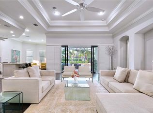 7336 Lantana Cir, Naples, FL 34119