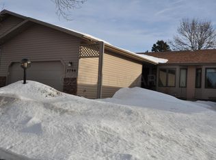 2706 27th St S, Fargo, ND 58103