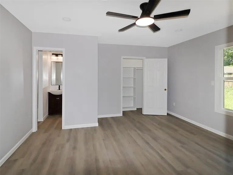 8711 Shadow Crest St — Photo 14