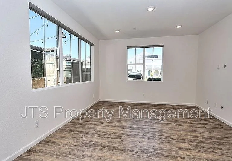 3217 Sunny Gate Ln — Photo 20
