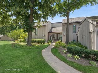97 Thornhill Ln APT D, Lake Barrington, IL