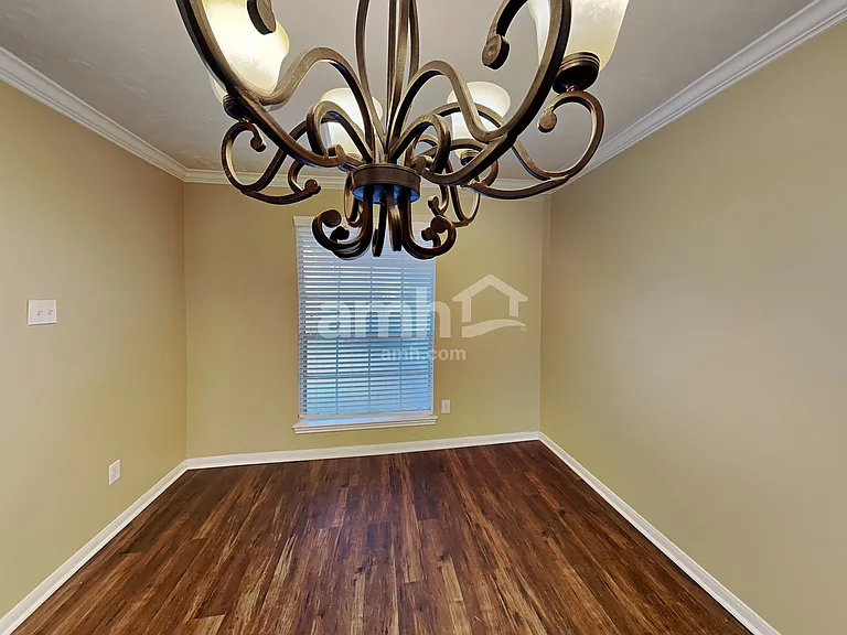 29010 Ashbrook Ln — Photo 7
