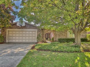 3901 Joanne Dr, Glenview, IL