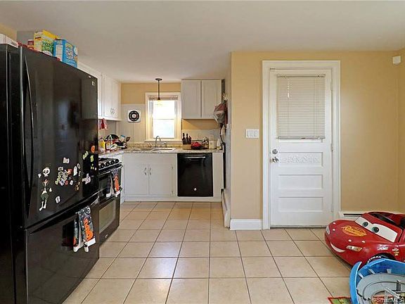 4th image of 28 2nd Ave Floor 2