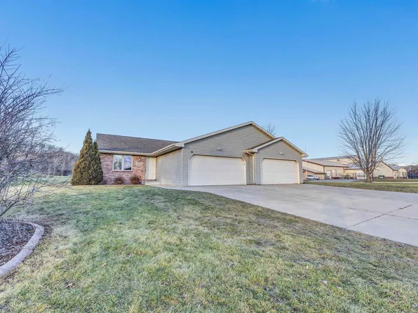 404 W Woodrow Ct, Denmark, WI 54208