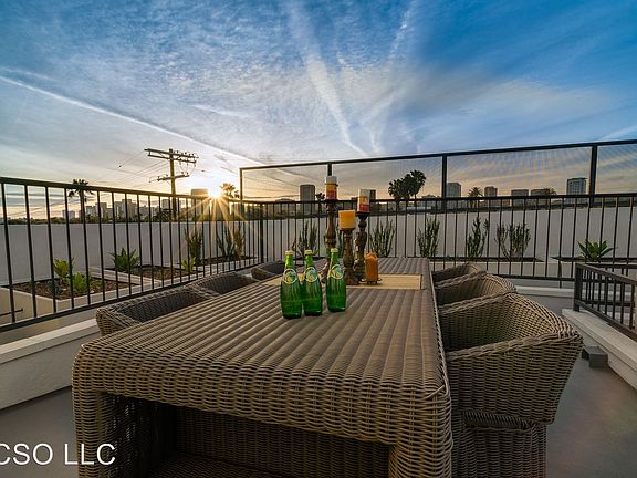 3rd image of 10269 Santa Monica Blvd Ph 3
