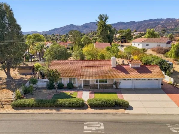 21465 Walnut St, Wildomar, CA 92595